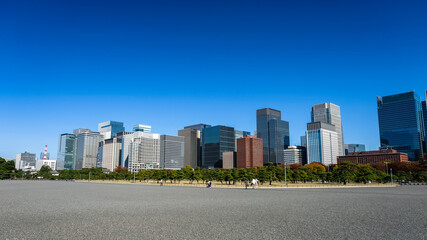 東京都 皇居前広場と丸の内、高層ビル群