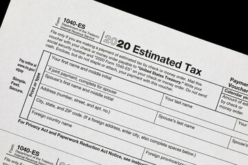 Obraz premium Tax Estimate for employee (form 1040) of the Internal Revenue Service