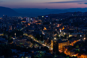 Fototapeta na wymiar view of the city at sunset
