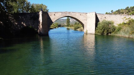 Fototapeta na wymiar Puente romano