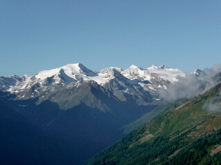 Fototapeta premium Stubai high-altitude hiking trail in Tyrol, Austria