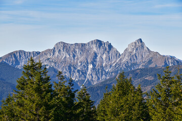 Blick auf Admonter Kalbling und Reichenstein in der Steiermark, Österreich