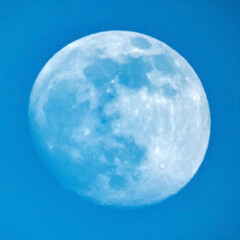 Pleine lune en plein jour - Full moon in the day