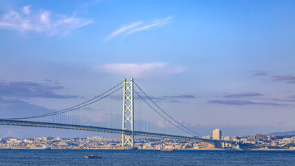 淡路島から見た明石海峡大橋