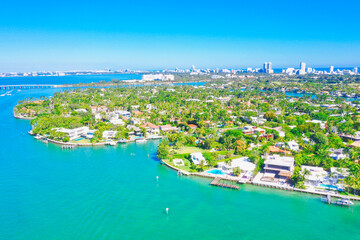 Fototapeta na wymiar Miami Beach island and ocean view aerial