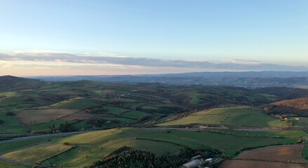 plateau du Larzac, viaduc de Millau et causses de Lozère et de l'Aveyron soleil couchant