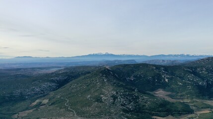 Survol des corbières maritimes et des vignes