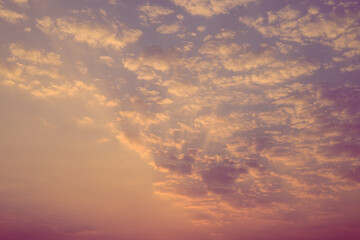 Naklejka na ściany i meble Beautiful vanilla sky with cloud before sunset