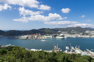 鍋冠山公園から見た晴天の長崎港眺望