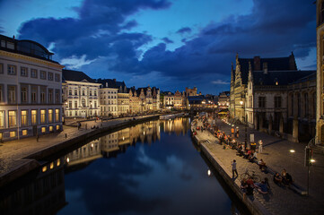 Fototapeta na wymiar Vue de Gand la nuit - Flandre Orientale - Belgique