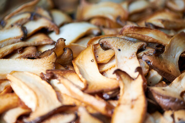 Frisch geschnittene Pilze