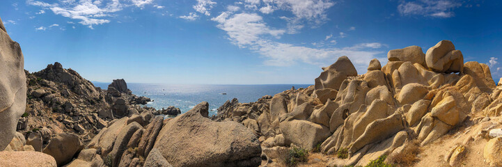 Fototapeta na wymiar Strandfelsenpanorama auf Sardinien