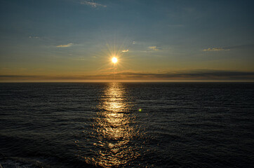 Sonnenuntergang über dem Meer