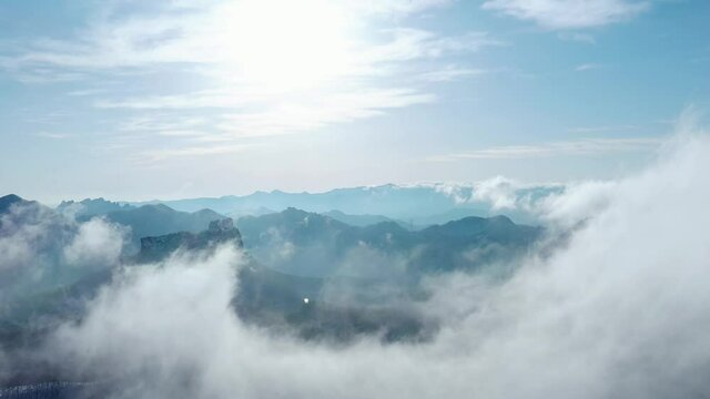 雲海・冬・雪山・ドローン・空撮
