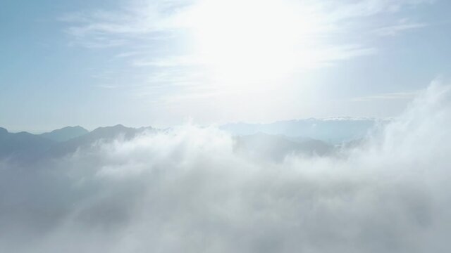 雲海・冬・雪山・ドローン・空撮