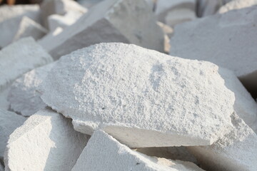 Bauschutt, Bausteine auf einem Schutthaufen