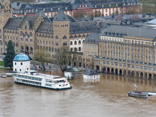 Naklejka premium Rhein Hochwasser bei Koblenz