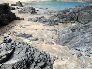 Paisaje de mar, rocas, playas y acantilados del norte de España.