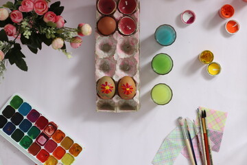 Drawing on an Easter egg, step by step instructions