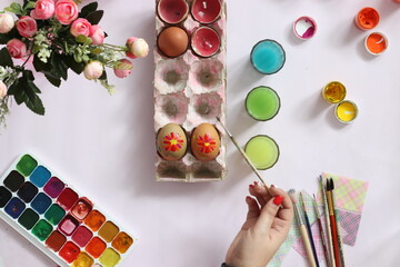 Drawing on an Easter egg, step by step instructions