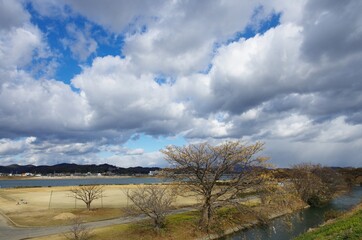 Fototapeta na wymiar 冬の雲（岡山県岡山市東区）