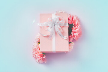 Carnation with gift box