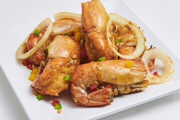 Fried Shrimp with Garlic Pepper, a delicious Thai dish