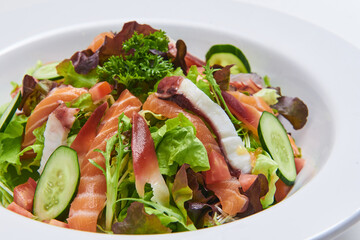 Salmon Salad Many vegetables are beneficial for the body.