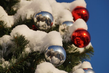 christmas tree decorations