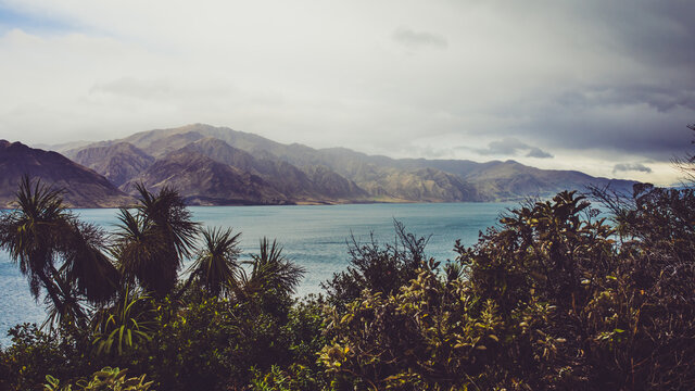 sout new zealand lake