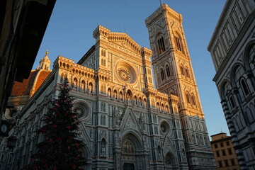 Dome and Cathedral of Florence in Italy aka Cattedrale di Santa Maria del Fiore - サンタ・マリア・デル・フィオーレ大聖堂 イタリア フィレンツェ ドゥオモ