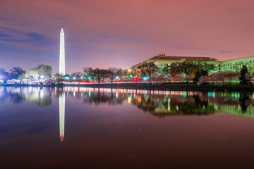 Obraz premium Washington DC, USA at the tidal basin with Washington Monument