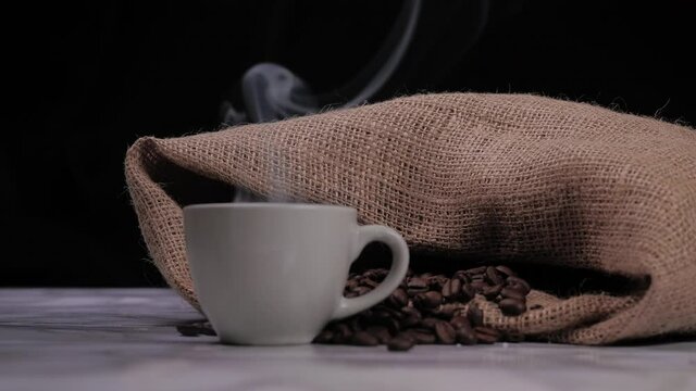 Tazzina di caff&egrave; caldo