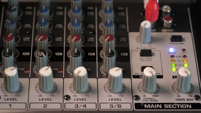Audio mixer switches channel 1 to 6