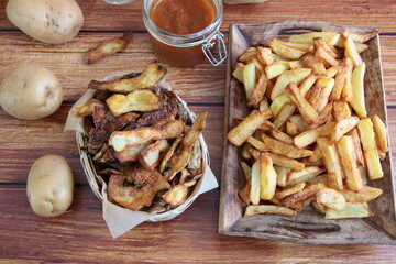 Chips made of potatoes and potato peelings - 