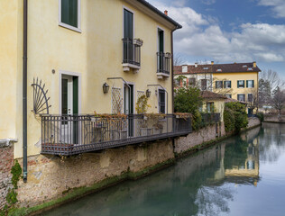 Fototapeta na wymiar Glimpse of Treviso, a historic town in Italy 