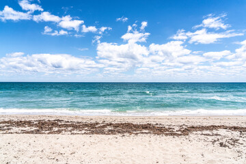Fototapeta premium Beach with blue water