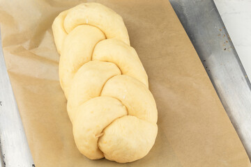Prepare yeast plait with apricots and almonds picture 11