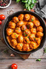 Meatballs in tomato sauce