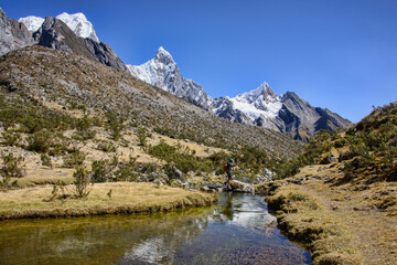 Fototapeta na wymiar Laguna Siula and mountain panorama on the Cordillera Huayhuash circuit, Ancash, Peru