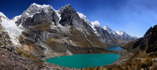 Plakat Stunning view of Mirador Tres Lagunas vista on the Cordillera Huayhuash circuit, Ancash, Peru
