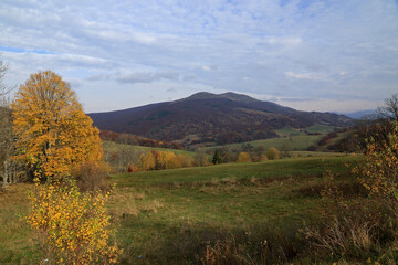 Obraz premium Autumn in Bieszczady National Park, sunset near Wyzna Pass, Poland