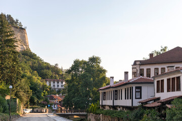 Fototapeta na wymiar Typical street and old houses in Melnik, Bulgaria