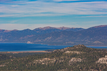 Fototapeta na wymiar Sunny view of the beautiful landscape around Echo Lake