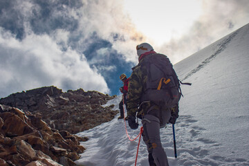 Montañismo en el nevado Mateo 5150 msnm en la Cordillera Blanca en Huaraz, Ancash - Perú.
