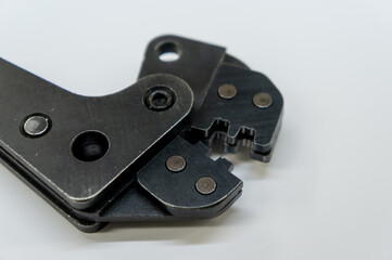 圧着工具　刃型　電線加工