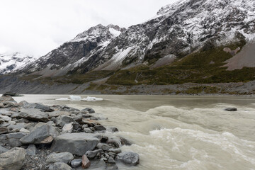 The Hooker River as it leaves the glacial Hooker Lake in Aoraki/Mount Cook National Park,...