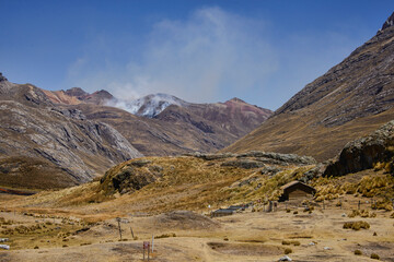 Plakat Beautiful sceneries along the Guñoc hot springs at Viconga on the Cordillera Huayhuash circuit, Ancash, Peru