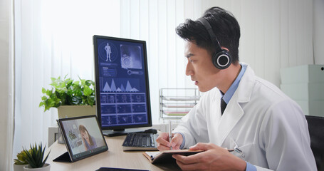 Telemedicine concept on webcam © ryanking999