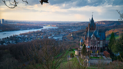 Burg Drachenfels am Rhein 